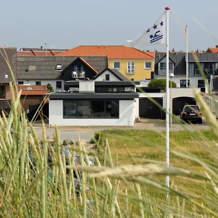 Holiday Town 065100